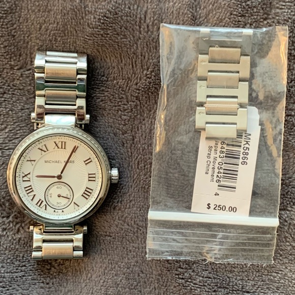 Michael Kors Skylar Crystal Bezel Bracelet Watch Silver 42mm - Picture 8 of 10